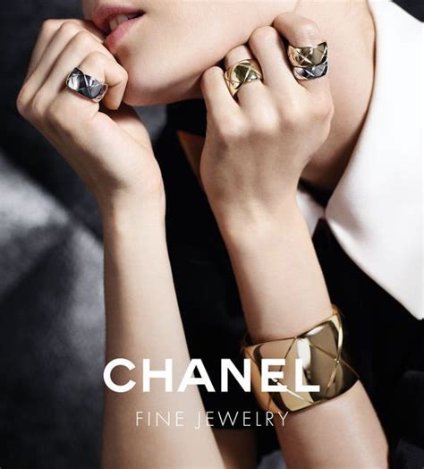 chanel シール|シャネル公式サイト : ファッション、香水、化粧品、時計、ファ .